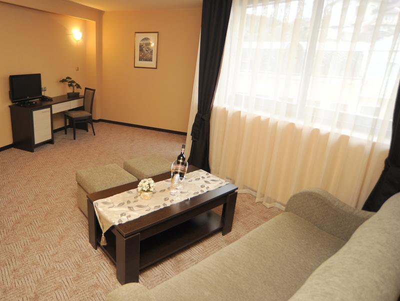 Hotel Lovetj Eksteriør billede